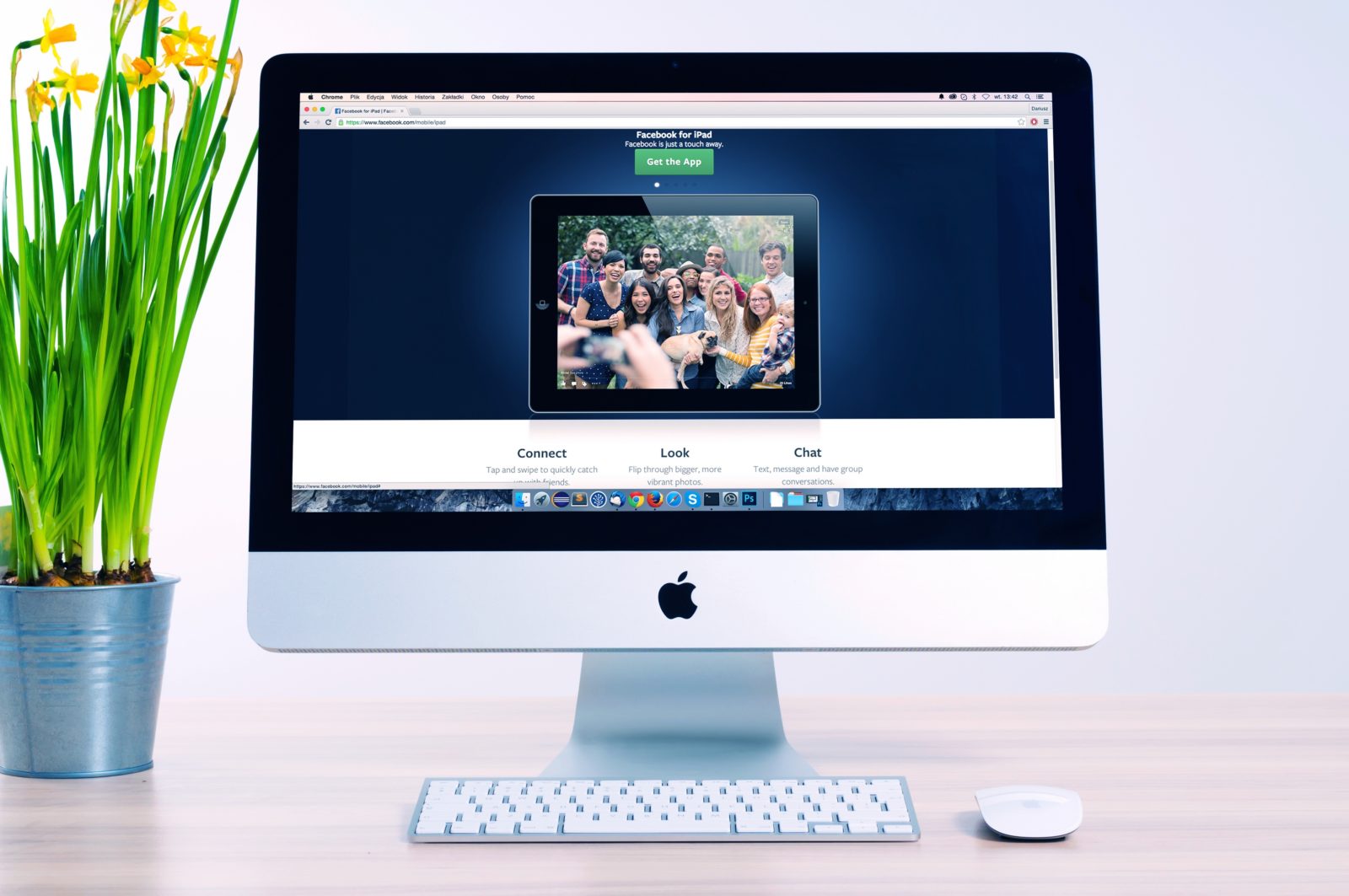 Un mac avec un site internet d'ouvert